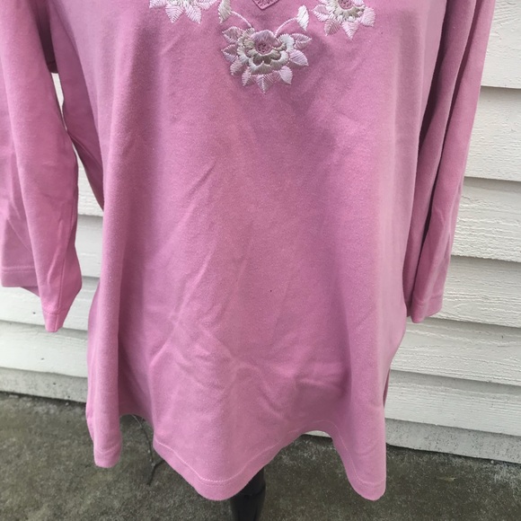 3 for $18 Pink embroidered top 16/18W - Picture 3 of 6